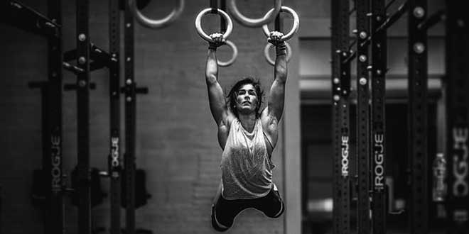 Allenamento agli anelli Allenamento agli anelli