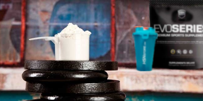 Frullato di proteine durante l'allenamento