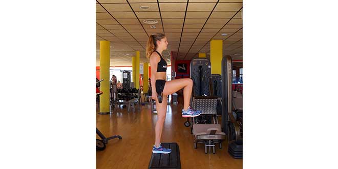 Squat + alzata ginocchio Squat + alzata ginocchio