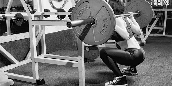 Esercizio basico squat Esercizio basico squat