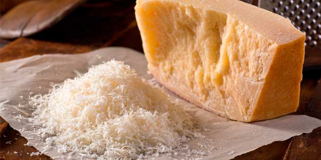 Il parmigiano è la migliore fonte di calcio Il parmigiano è la migliore fonte di calcio