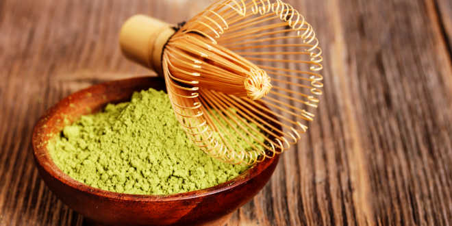Elaborare il tè matcha con gli strumenti originali Elaborare il tè matcha con gli strumenti originali