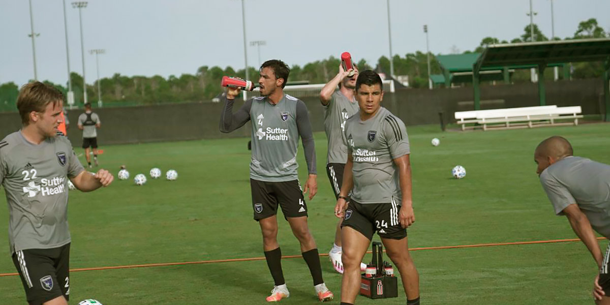 Idratazione durante il riposo nella partita