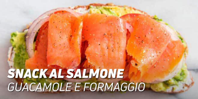 Snack al Salmone con Guacamole e Formaggio Snack al Salmone con Guacamole e Formaggio