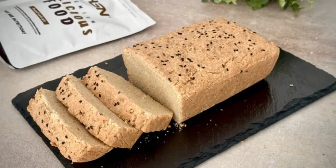 Pane di farina di mandorle senza glutine e povero di carboidrati Pane di farina di mandorle senza glutine e povero di carboidrati