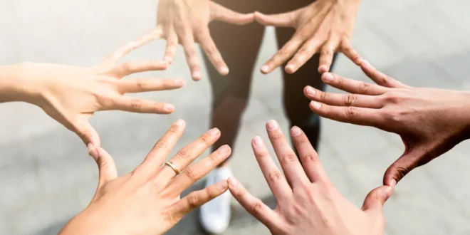 Digit ratio 2D:4D: che cosa ci dicono le nostre mani? Digit ratio 2D:4D: che cosa ci dicono le nostre mani?