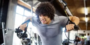 10 esercizi per i pettorali per il massimo sviluppo