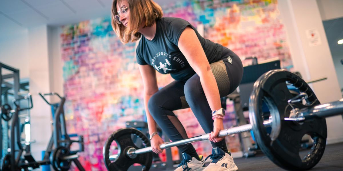 Stacco da terra perdere peso con pesi Stacco da terra perdere peso con pesi