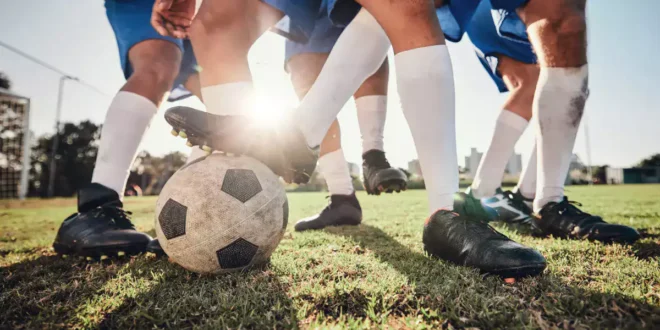 Come prevenire e trattare una lesione al ginocchio nel calcio