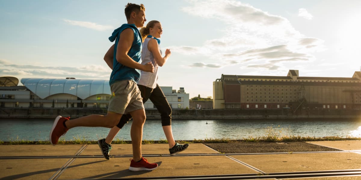 Coppia di corridori che si allenano in zona 2