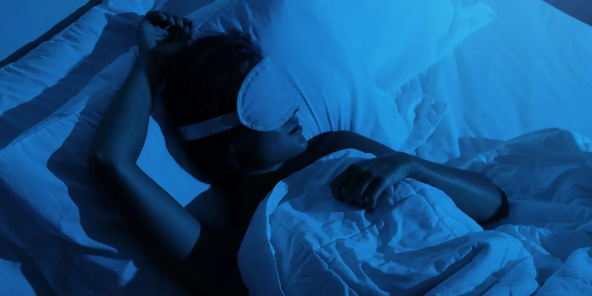 Dormire al buio con maschera