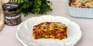 Lasagna di Zucchine Vegana ad Alto Contenuto Proteico Senza Pasta