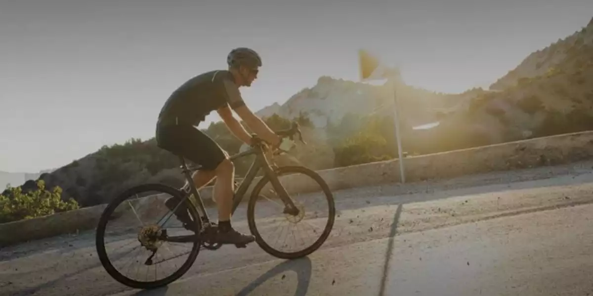 Qual è la migliore proteina per ciclisti? Guida a rendimento e recupero
