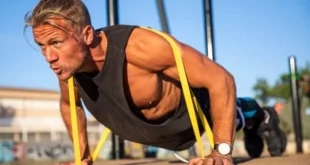 Esercizi per il petto con bande di resistenza per tutti i livelli