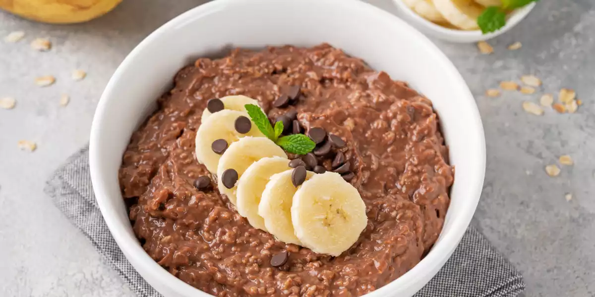 Porridge d’avena stile cioccolatino alle nocciole Porridge d’avena stile cioccolatino alle nocciole