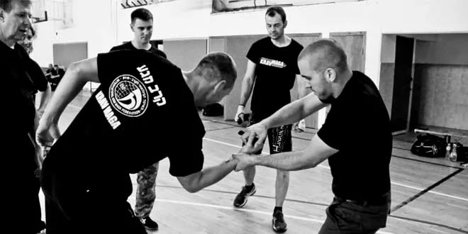Krav Maga, cos’è, come praticarlo e quali sono i suoi benefici Krav Maga, cos’è, come praticarlo e quali sono i suoi benefici